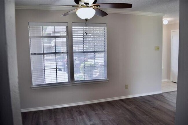 Foto del edificio - 5300 Keller Springs Rd