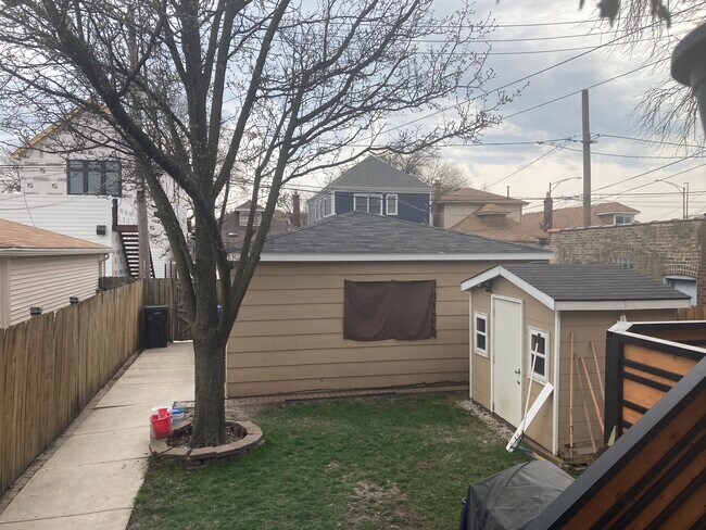 Shared backyard - 3609 N Drake Ave