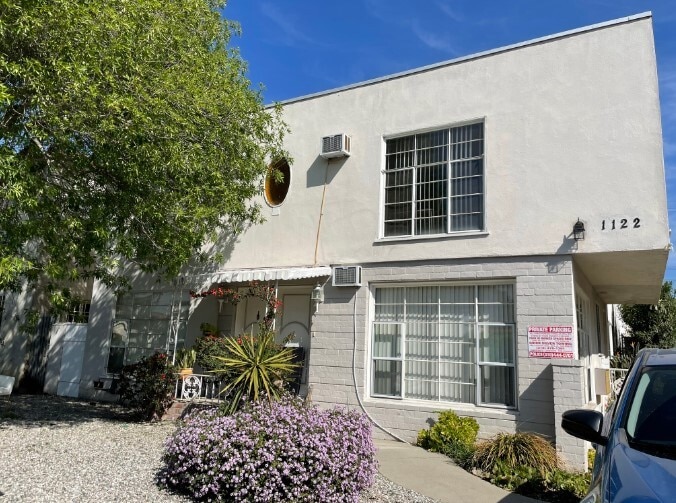 Building Photo - 1122 S Clark Dr