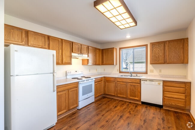 2BR, 1BA - 950SF - Renovated - Kitchen - 4532 Arrowhead Dr