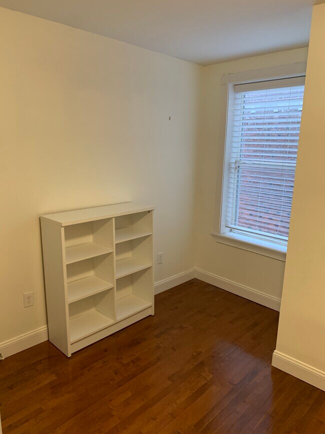 Second Bedroom - 2235 Thurman Ave