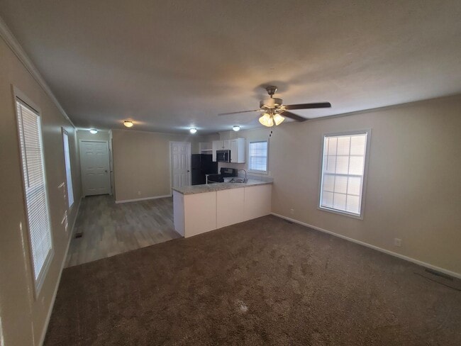 Building Photo - 20 Starling Hill Dr