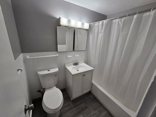 Building Photo - 13540 Superior Rd