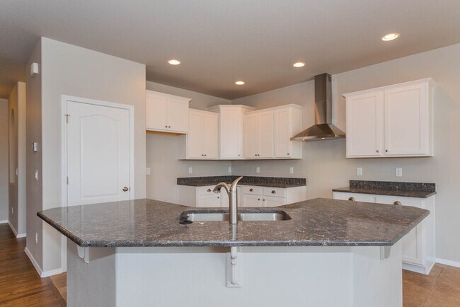 Building Photo - 4714 Hanging Lake Cir