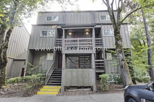 2 Bed, 2 Bath Home - 1 Bed or Office and Bath on Main Floor - 2 Bed, 2 Bath Home - 1 Bed or Office and Bath on Main Floor