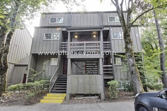Building Photo - 4 Touchstone Dr