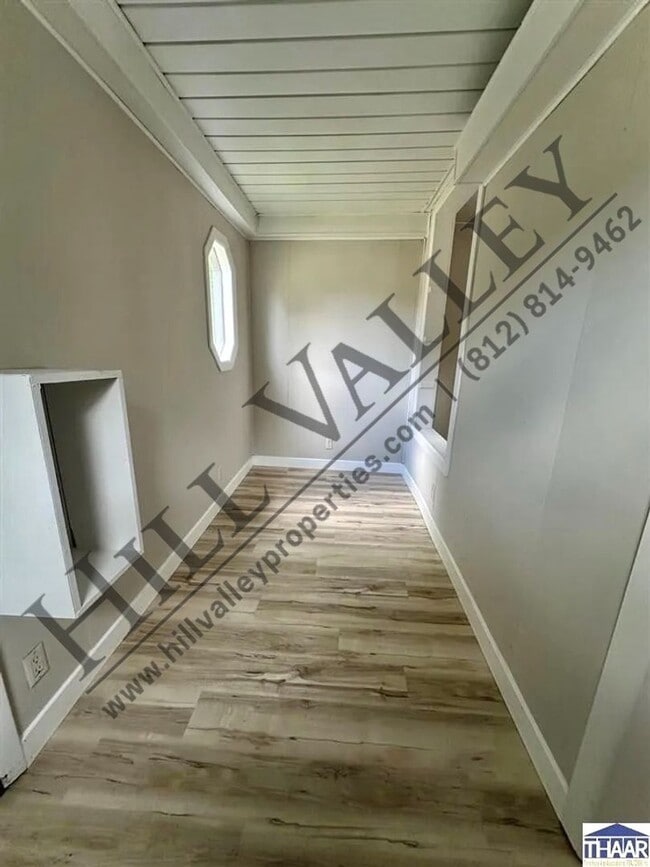 Building Photo - One Bedroom Home - North