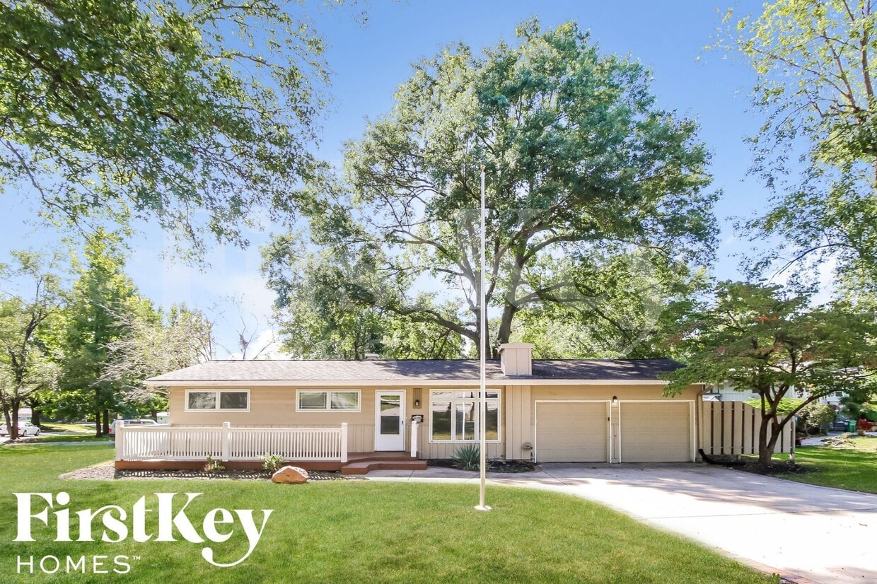 Foto principal - 2305 NE 61st St