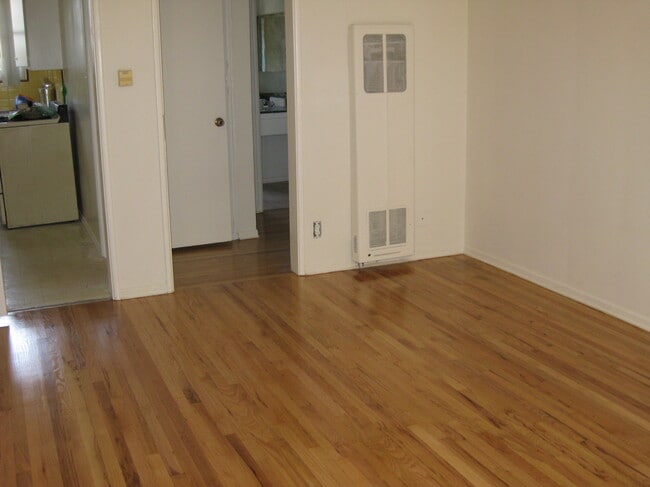 Building Photo - 13207 Oxnard St