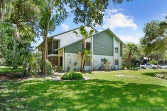 Building Photo - 5280 SE Seascape Way
