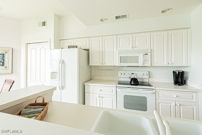 Building Photo - 3830 Sawgrass Way