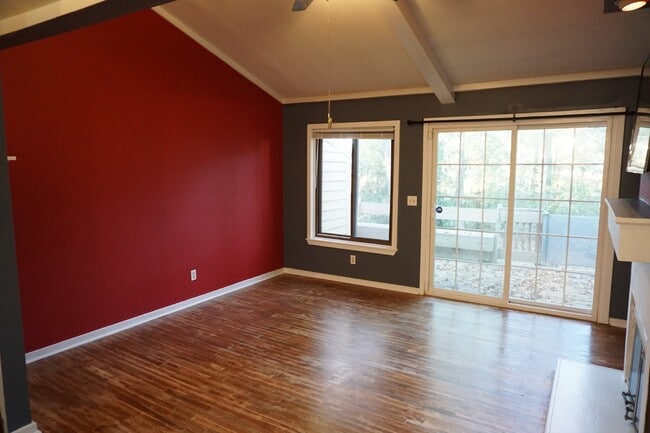 Building Photo - 229 St Luke Ct
