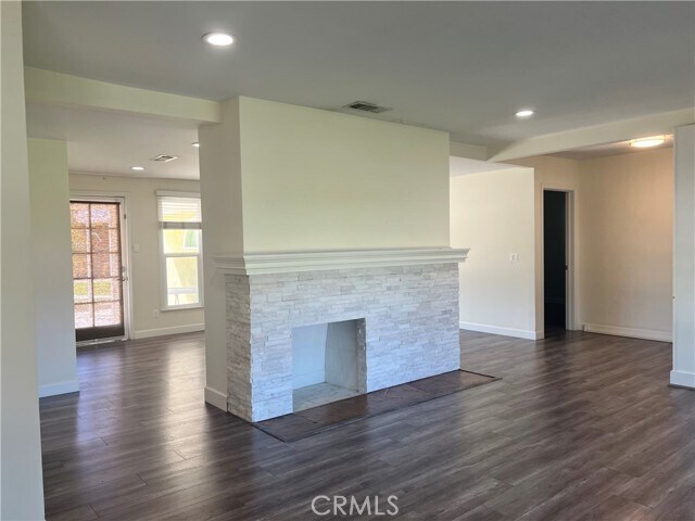 Foto del edificio - 1518 E Vine Ave