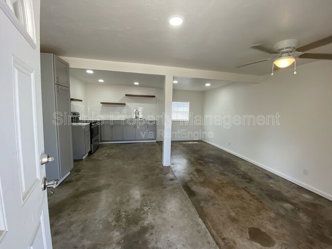 Building Photo - 3018 NW 19th St