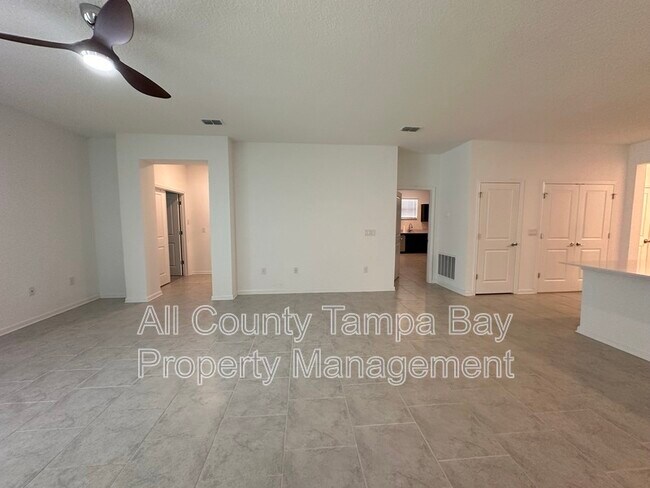 Building Photo - 220 Pershing St