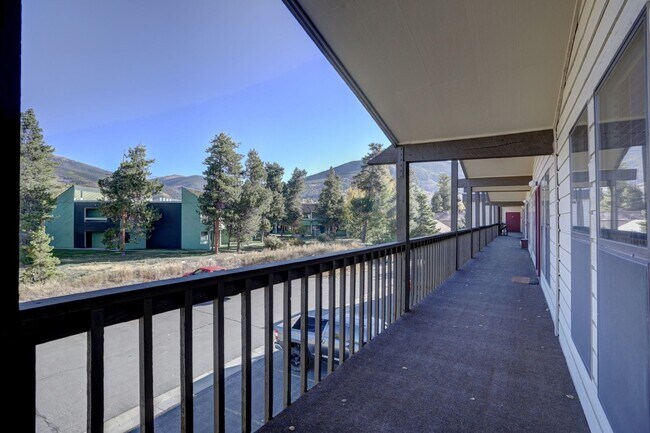 Building Photo - 2 BDR 2 BATH UPDATED  Lake Dillon Condo WI...