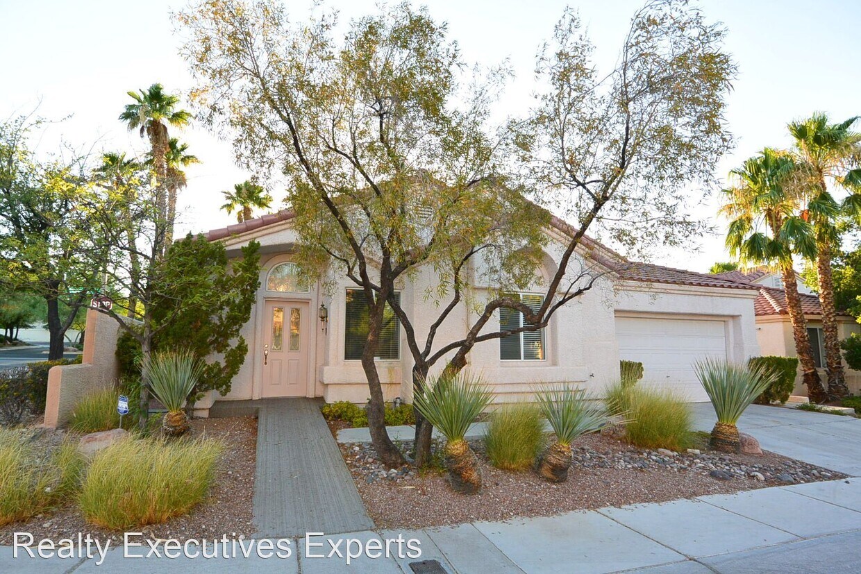 Foto principal - 3 br, 2 bath House - 1701 Wandering Winds Way