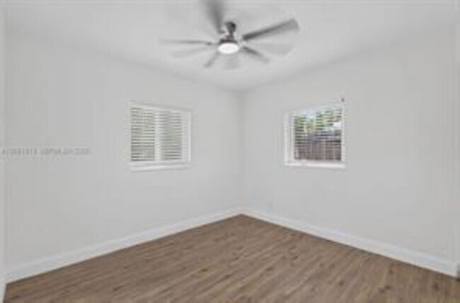 Building Photo - 540 NE 61st St