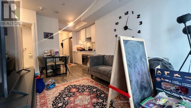 Photo du bâtiment - 99-3599 Broadway Ave