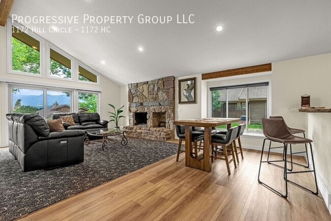 Building Photo - 1172 Hill Cir