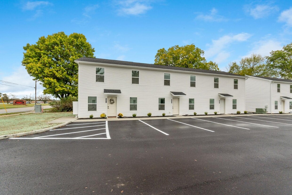 Primary Photo - 384 N Franklin St
