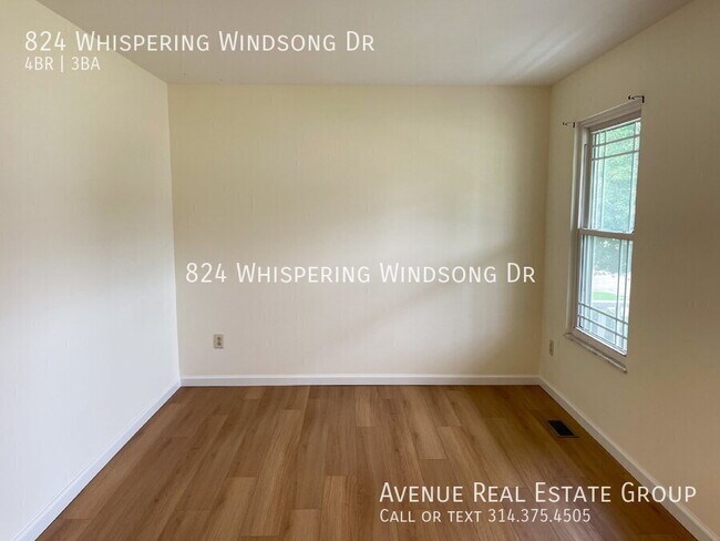 Foto del edificio - 824 Whispering Windsong Dr