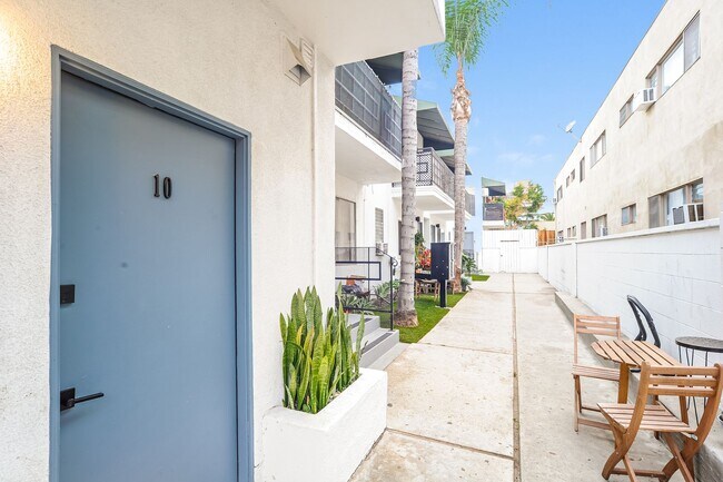 Foto del interior - 937 N Orange Grove Ave