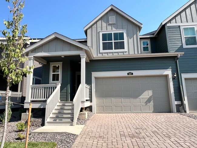 Building Photo - 637 Lillibrook Pl