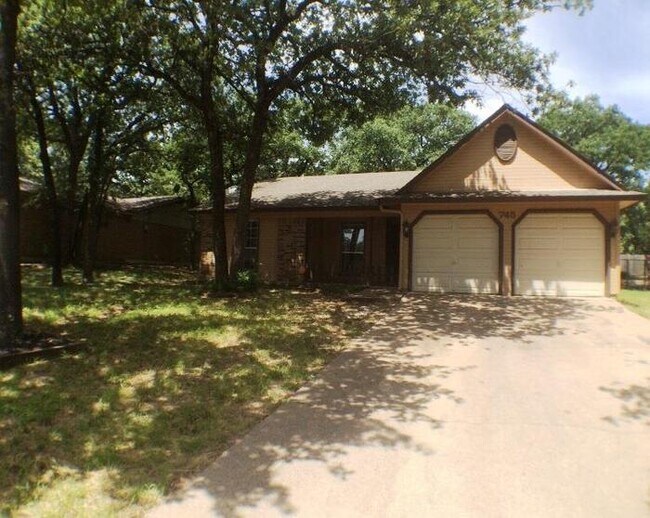 Building Photo - 745 Timberoaks Dr