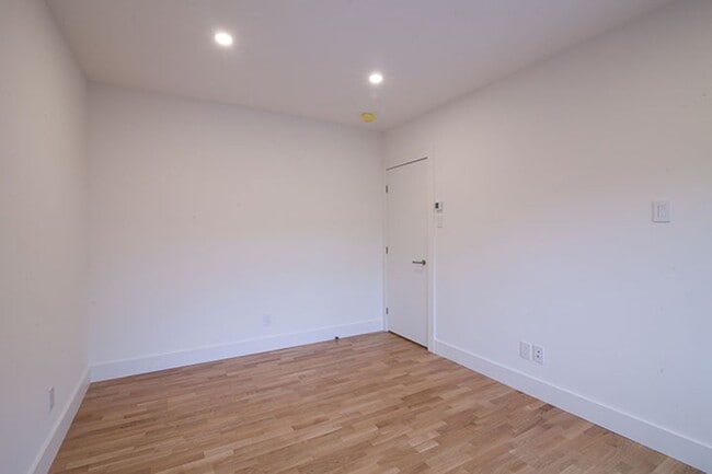 Photo du bâtiment - 4390 Grand Blvd.