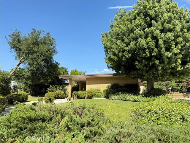 Foto del edificio - 880 N Gainsborough Dr