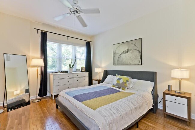 Foto del edificio - 3 bedroom in Chicago IL 60660