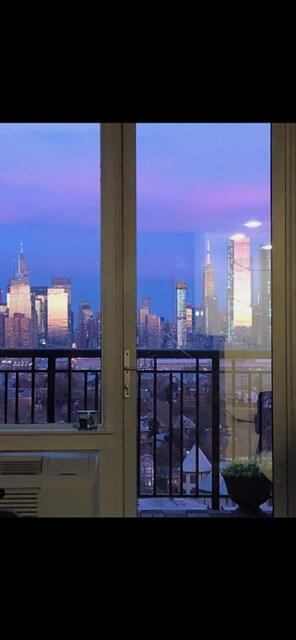 Foto del edificio - 3312 Hudson Ave