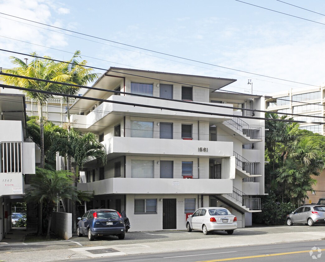 Punahou Parkside Apartments in Honolulu, HI
