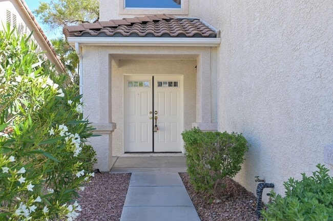 Foto del edificio - NW!!! 4 Bedrooms!!  Two Tone Paint Freshen...