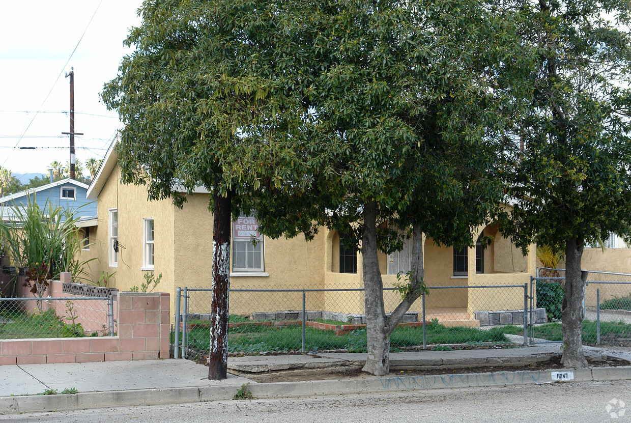 Building Photo - 11245-11249 Azahar St