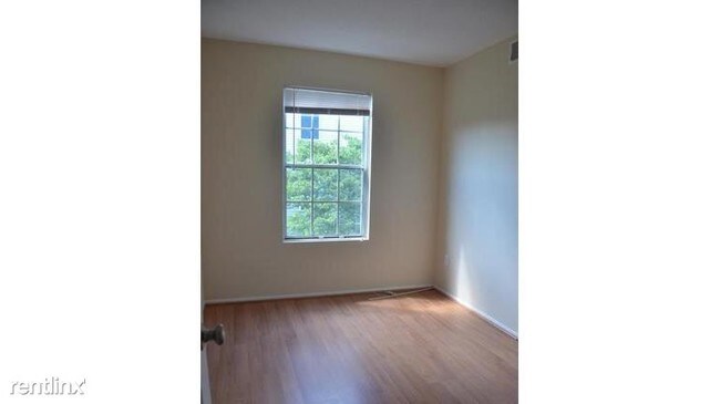 Building Photo - 105 Fort Evans Rd SE