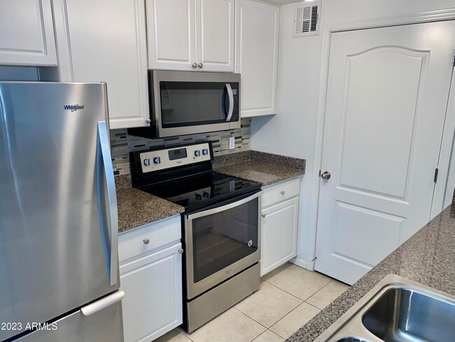 Foto del edificio - 1701 E Colter St