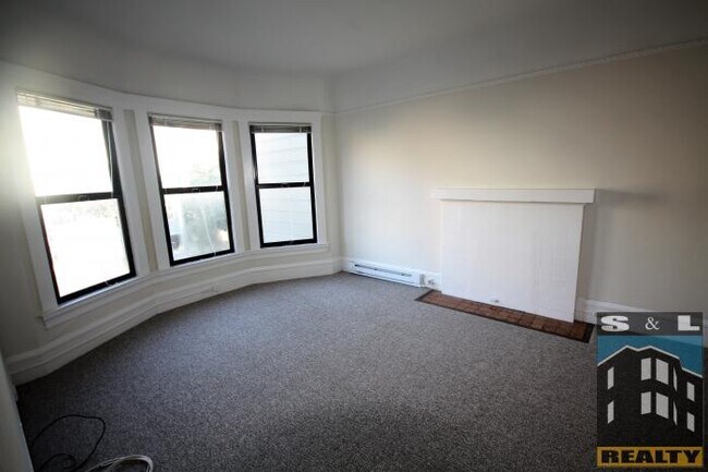 Building Photo - bedroom in San Francisco CA 94117