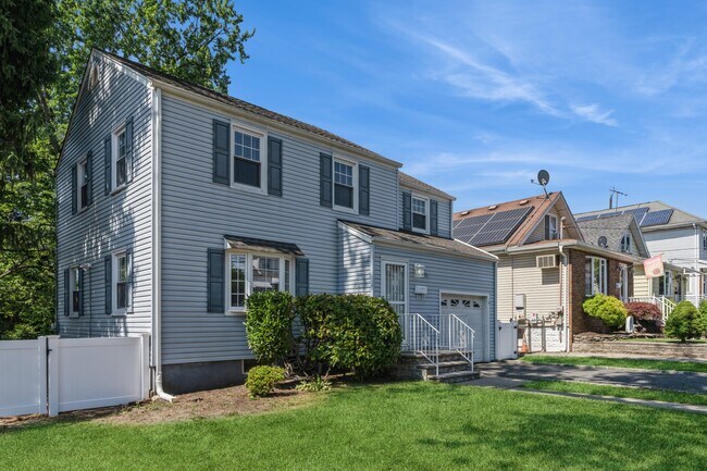 Foto del edificio - 223 Baldwin St