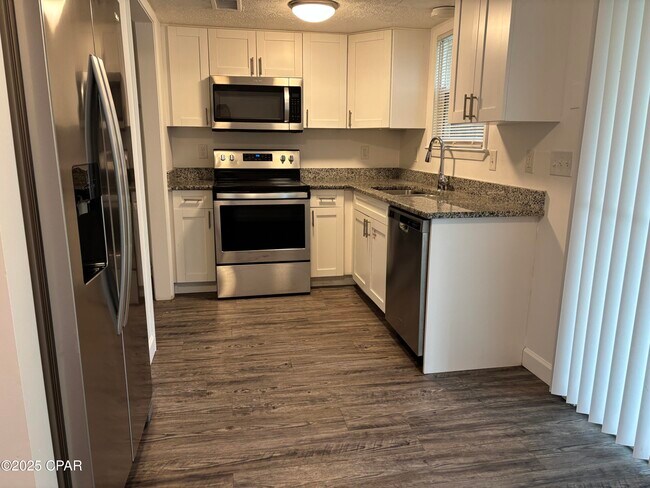 Foto del edificio - 1629 N James Ave