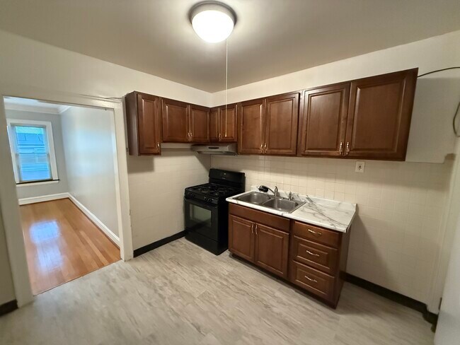Foto del edificio - 4859 N Kenneth Ave