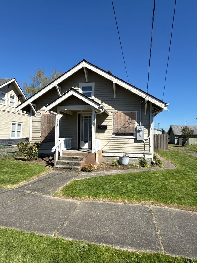 Building Photo - 805 3rd St SW