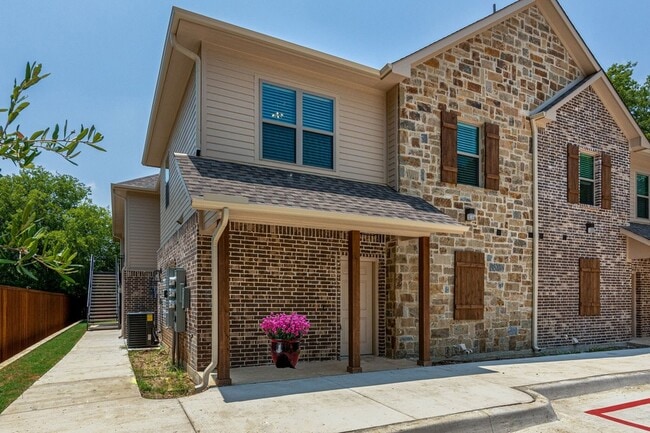 Photo - 115 W Jones St Townhome