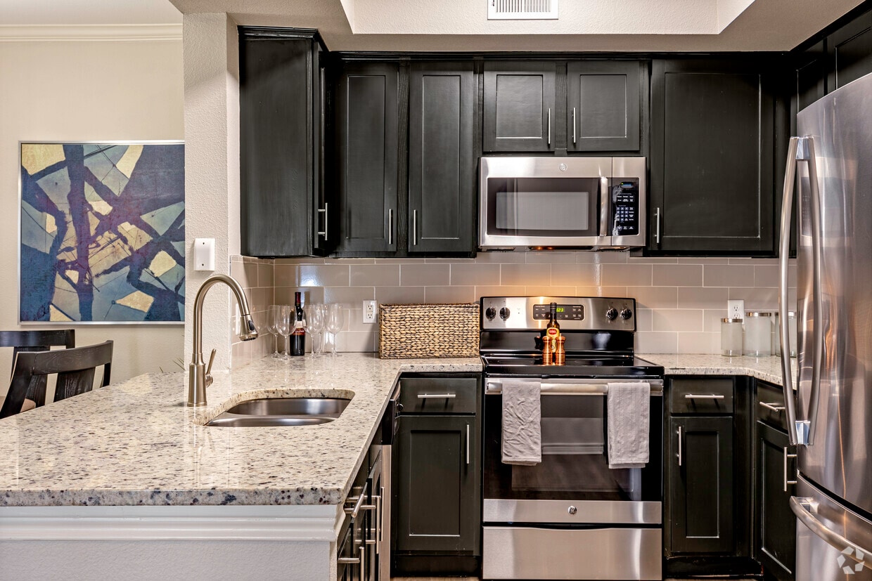 Reserve at Stonebridge Ranch Rentals in McKinney at 2305 S Custer Rd