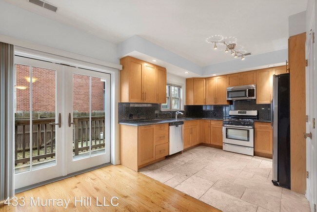 Building Photo - 3 br, 2.5 bath Apartment - 458 Pacific Avenue