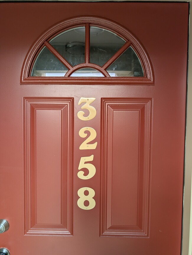 Foto del edificio - 3258 Continental Dr