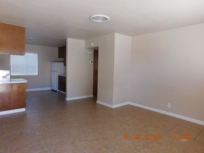 Building Photo - SAN833