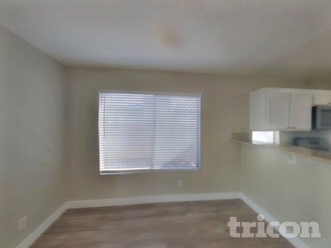 Foto del edificio - 5646 Roundrock Dr