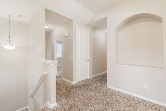 Foto del edificio - 560 Redwood Ln